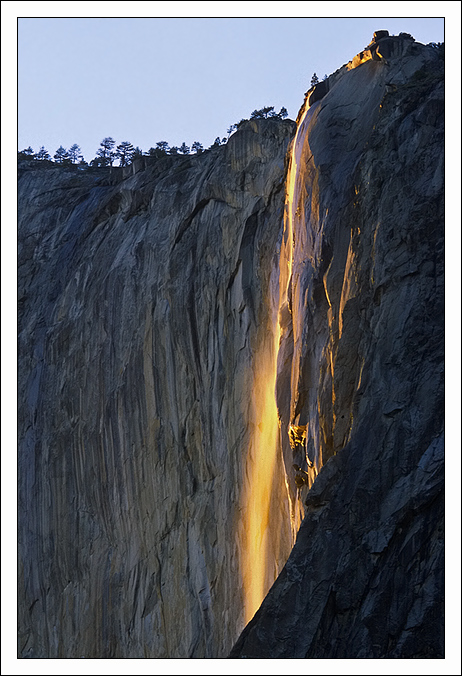 Yosemite Waterfalls: Horsetail Fall | waterfall, mountains, gorge
