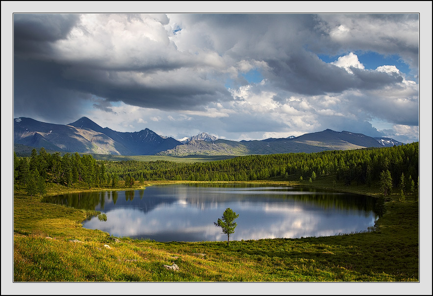 lake kidelju after rain | forest, clouds, panorama, mountains, pass, lake