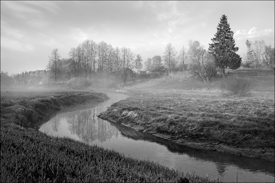 black-and-white may morning picture  | village, river, black and white, morning, fog