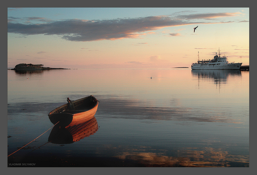 silent hour | island, morning, ship, boat, sea