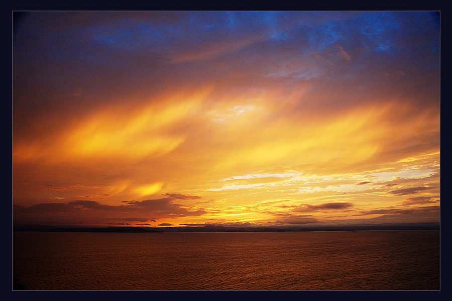 light. | clouds, ocean, dusk