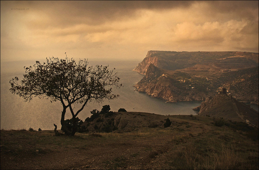 going down to chembalo | mountains, dusk, sea, fortress, panorama