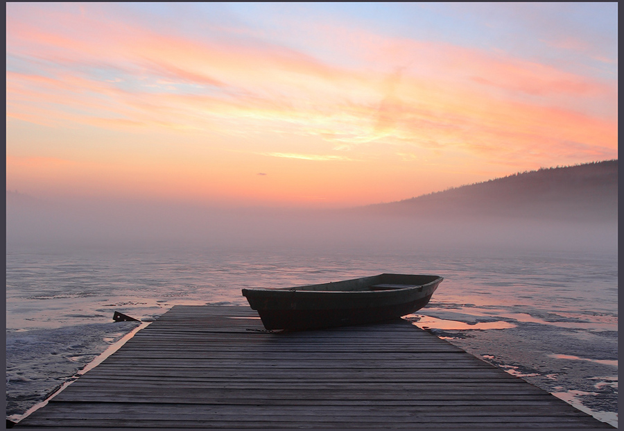 Step behind | tenderness, fog, sunrise, boat, mooring