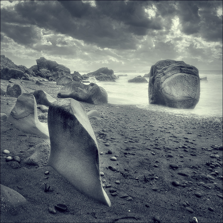 lost coast | sea, sand, rocks, black and white