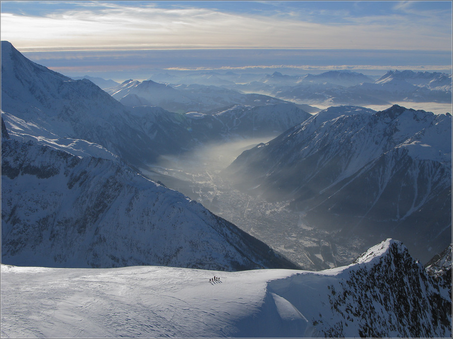 Time to go sown | mountains, snow, people, view from the top, alpinist