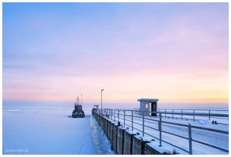 In the ices  | sea, ship, wharf, ice