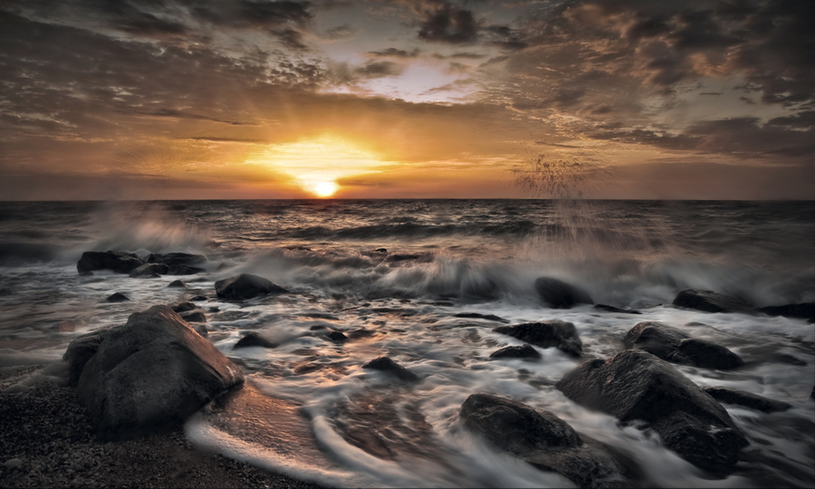 Walk at sunrise | beams, evening, hdr, rocks, sea