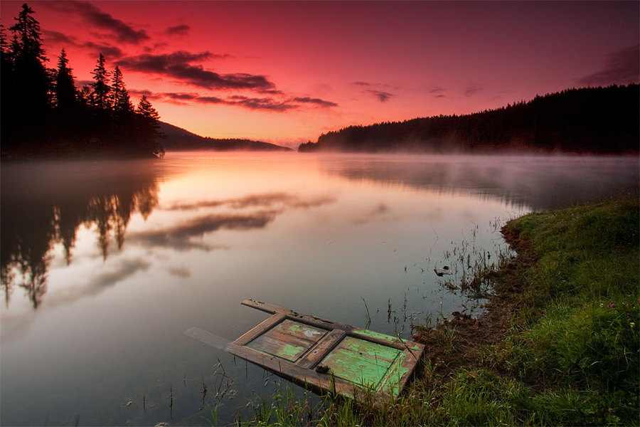 Door in the lake | lake, reflection, dawn