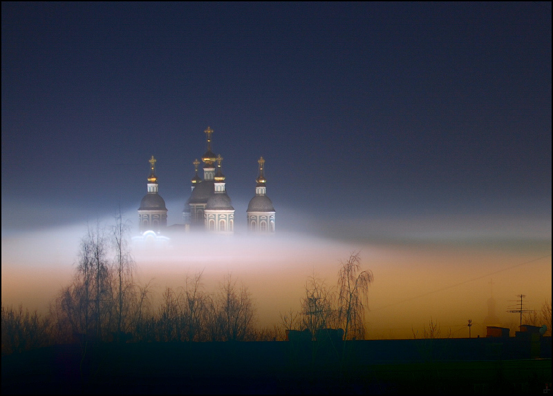 Dormition Cathedral | church, fog, silhouette