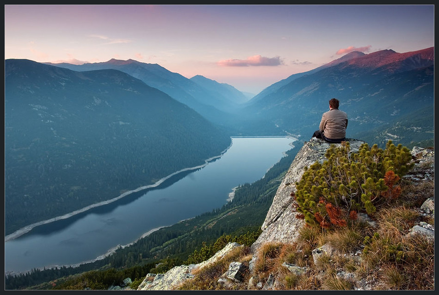 On the edge of the world | mountains, valley, people, panorama, river