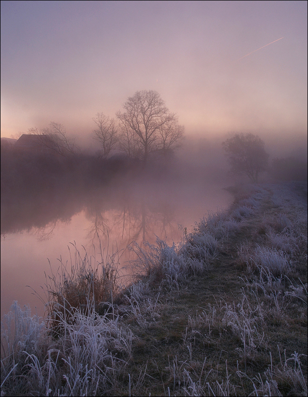 Fairytale of coming winter | river, silhouette, grass, fog