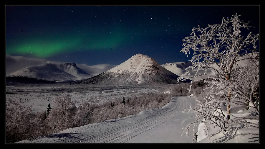 Night in Lapland | snow, night, sky, winter, mountains