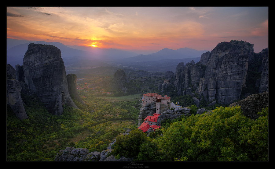 Hovering in the last sunbeams | mountains, valley, house, sunset, panorama