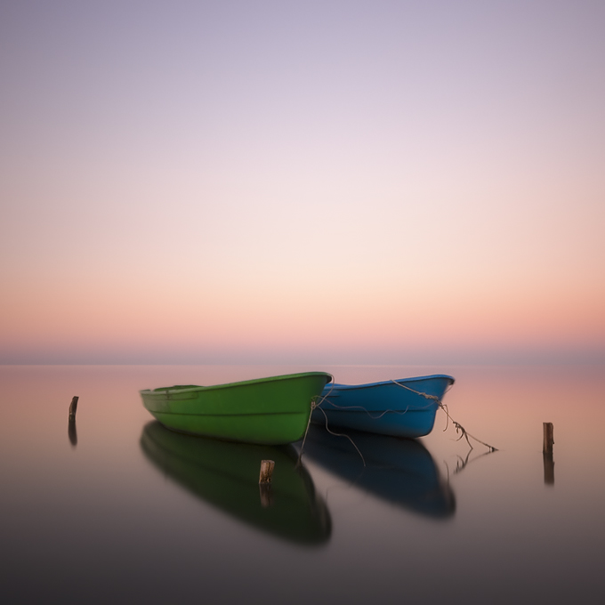 Colour minimalismus, Study#2 | boat, sea, fog