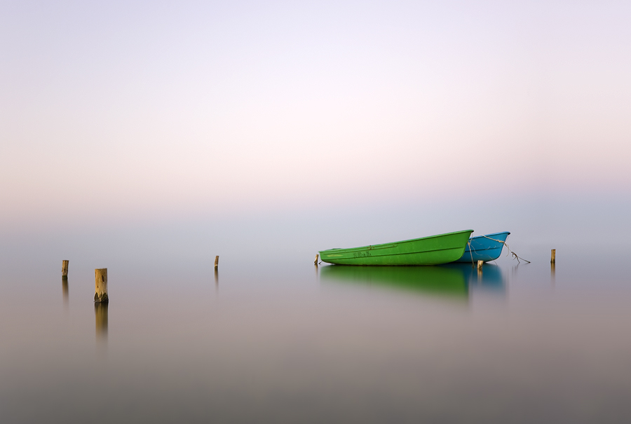 Colour minimalism | boat, sea, fog