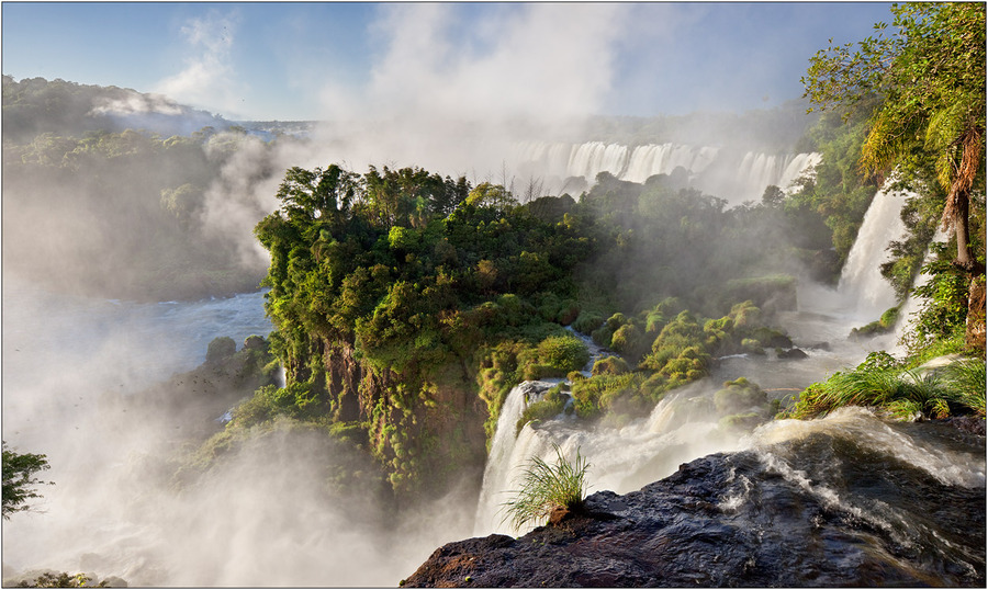 Iiguassu falls. Argentina. | waterfall, mist, panorama