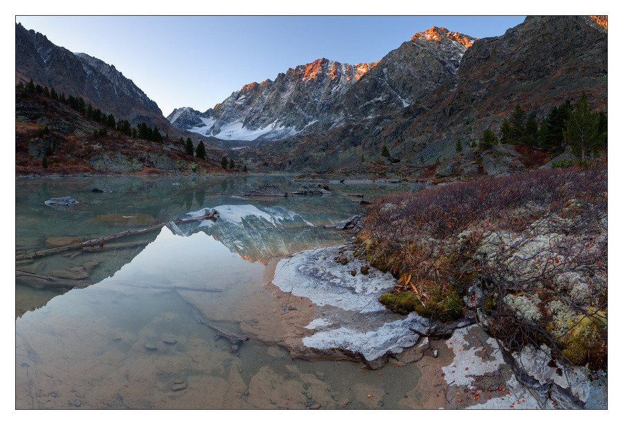 Morning in the mountains | shore, water, mountains, trees