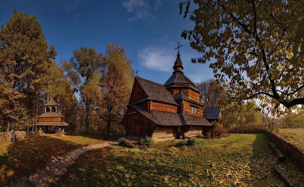 Old wooden house | wooden fence, foeld, village, forest