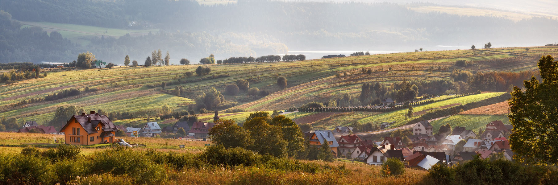 Europeand landscape | landskape, hills, house, grass