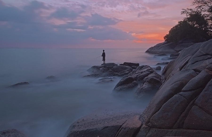 Lonely fisherman | fisherman, mist, dusk, sea