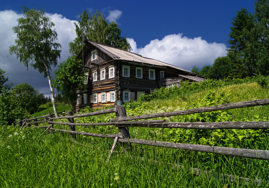 The hoise on the hill | house, green, countryside, field