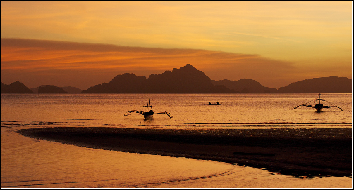 Sunset in  El Nido, Philippines |  El Nido, Philippines, boat, sea, sunset, sky, landscape, hills, island, float