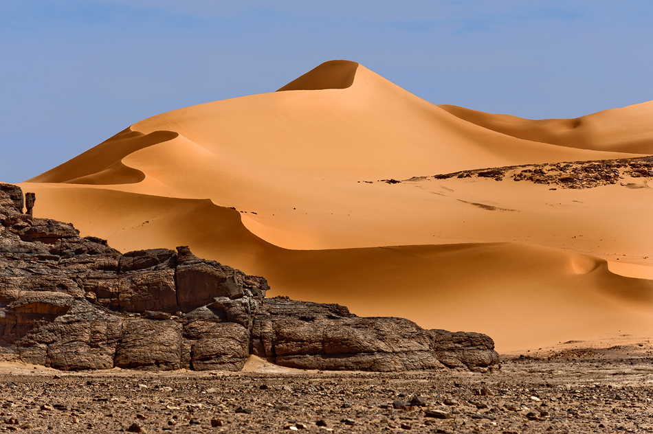 Barchans of Sachara | barchan, Sachara, sand, desert