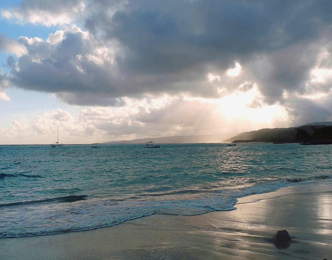 Summer sunder | rain cloud, ocean, beach, sunbeam