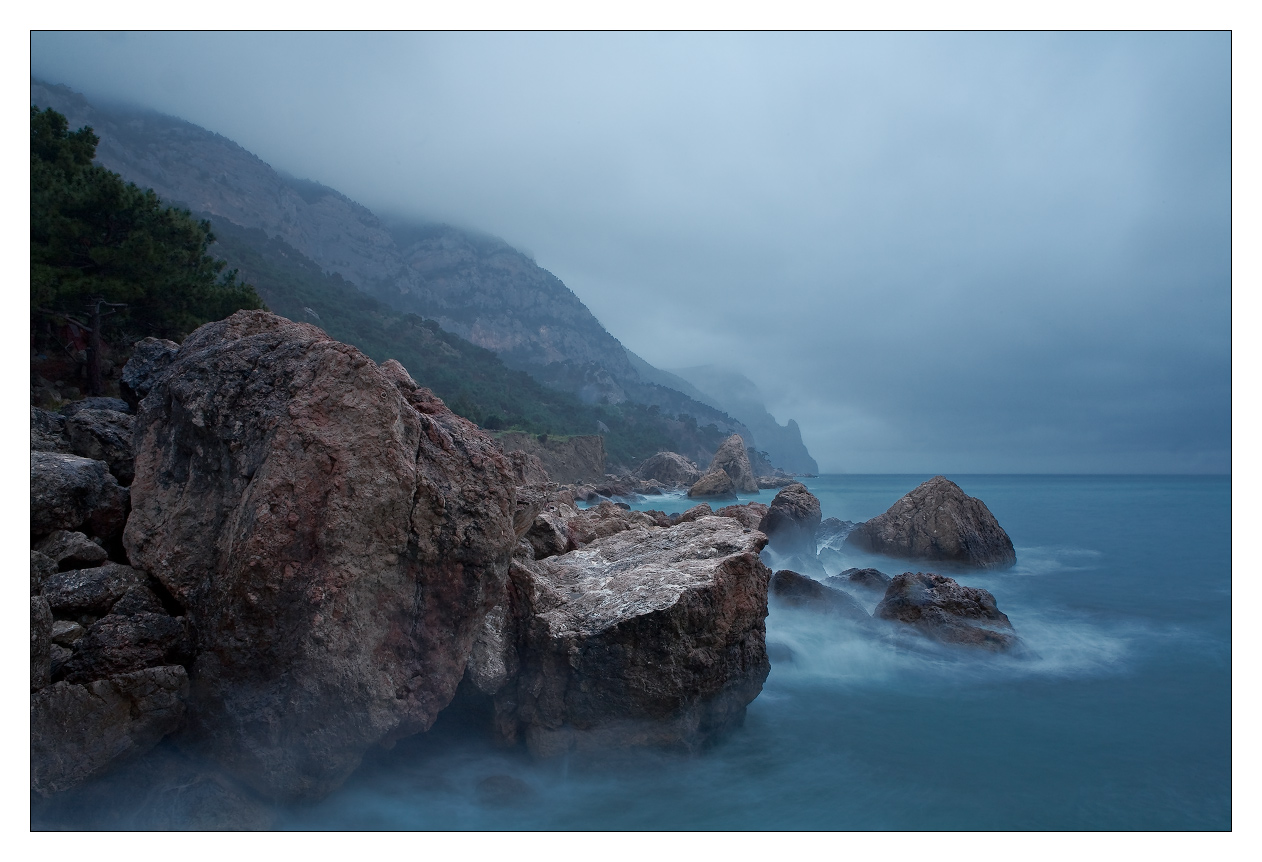 Ubrupt coast in the rain | rain, ubrupt coast, sea, waves