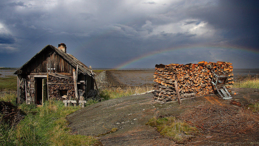 Bath-house | bath, firewood, countryside, sky