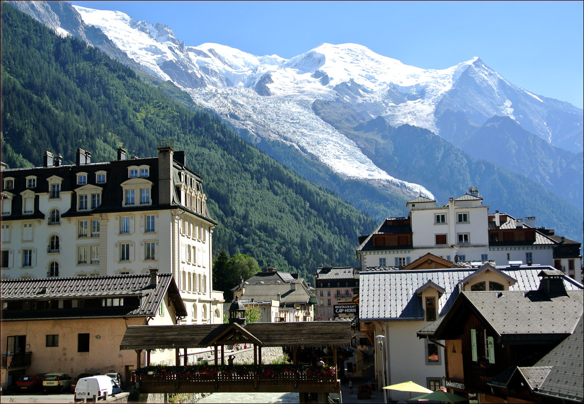 Sights of Shamoni | Shamoni, snowy peak, France, house