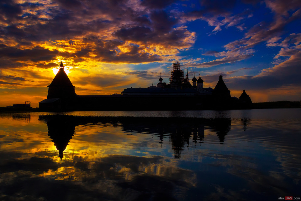 Sunset | dome, sunset, evening, water, sun, church, clouds, scaffolding, reflection, landscape