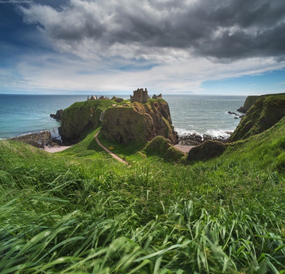 Fairy tails of scotland | Scotland, meadow, sea, abrupt coast