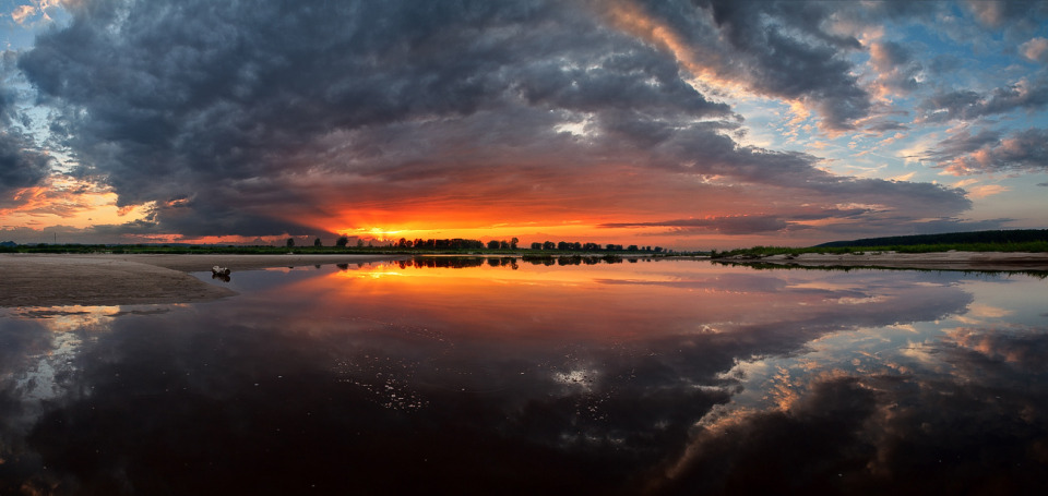 Fiery dusk above the sea | dusk, fiery, sea, sky