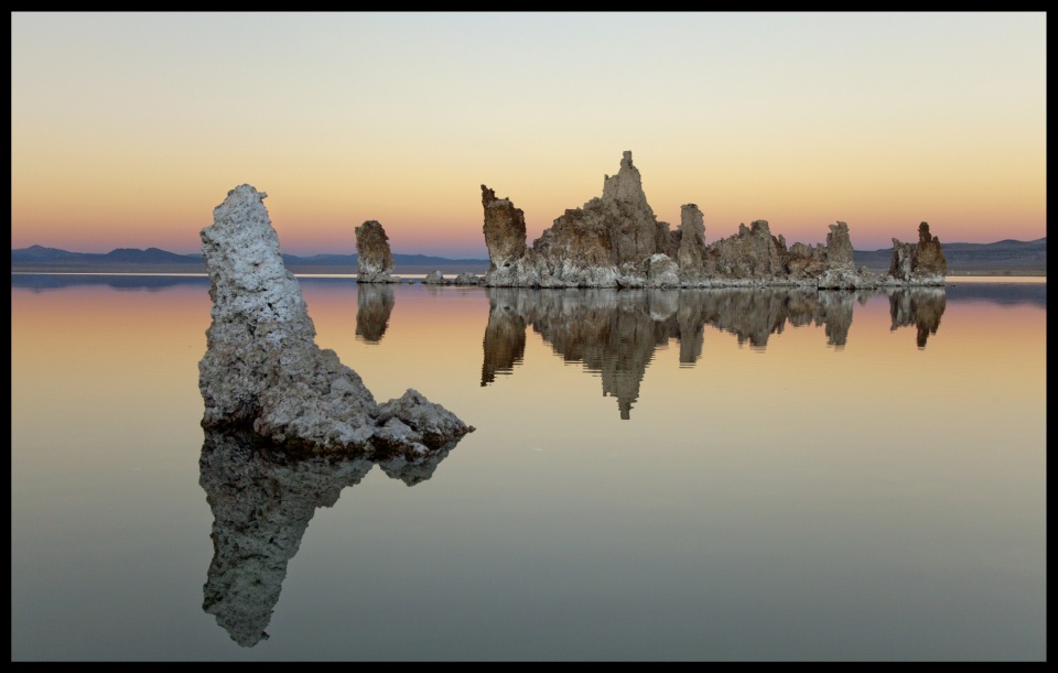 Mono Lake,  California | Mono,  California, lake, salts , USA, water, alkaline, skyline, landscape, reflection